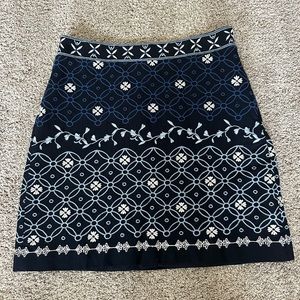 Loft blue and white embroidered skirt size 4 high quality EUC